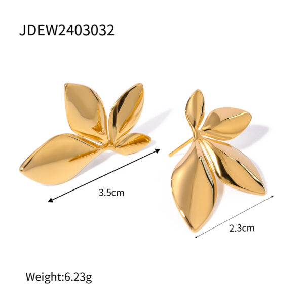 Leaf Radiance Earring - Image 6
