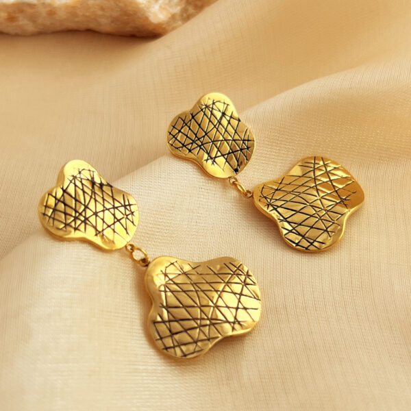 Golden Harmony Earring - Image 3