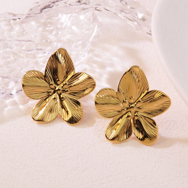 Golden Bloom Earring - Image 2